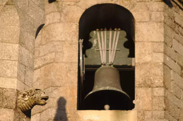 Sé Catedral - Pormenor de Gárgula e Sino (foto de 2018)